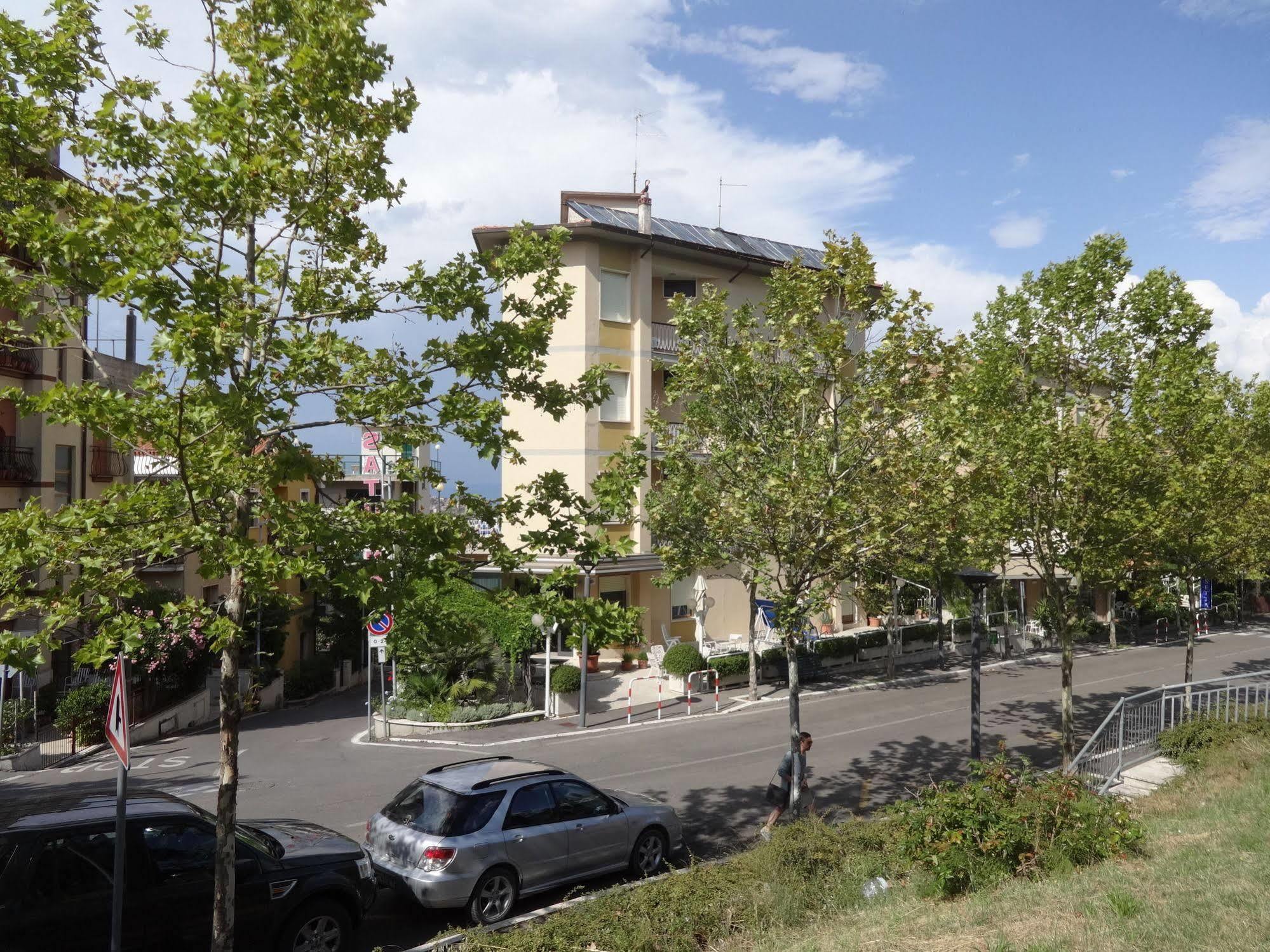 Saturno Hotel