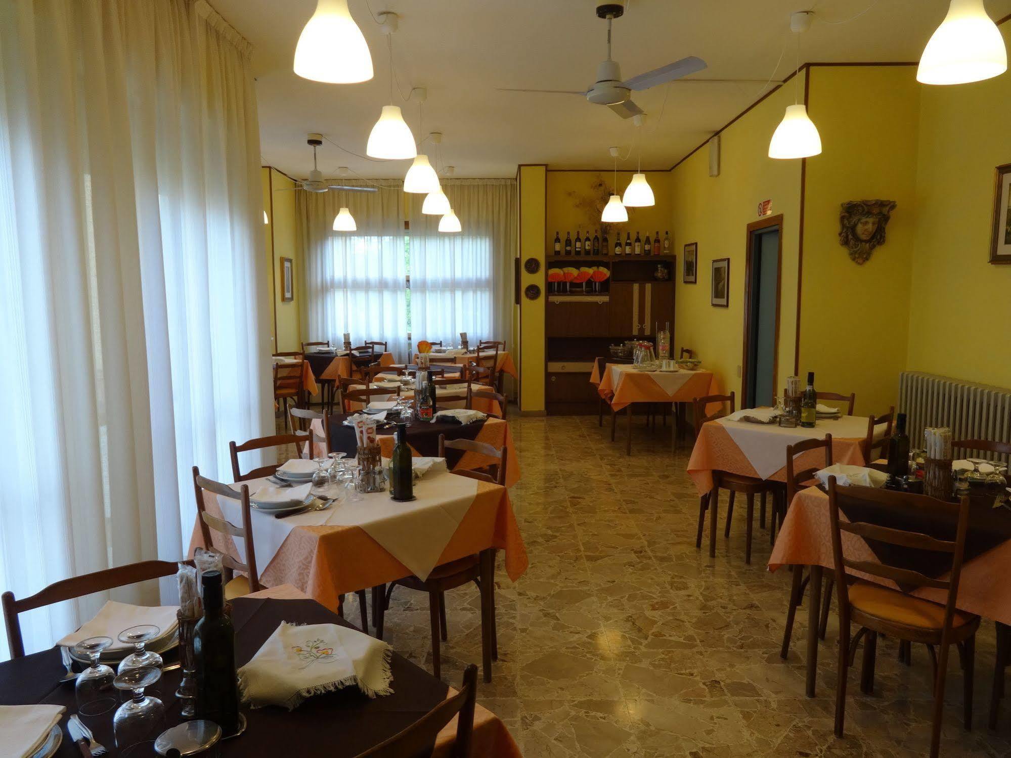 Hotel Saturno