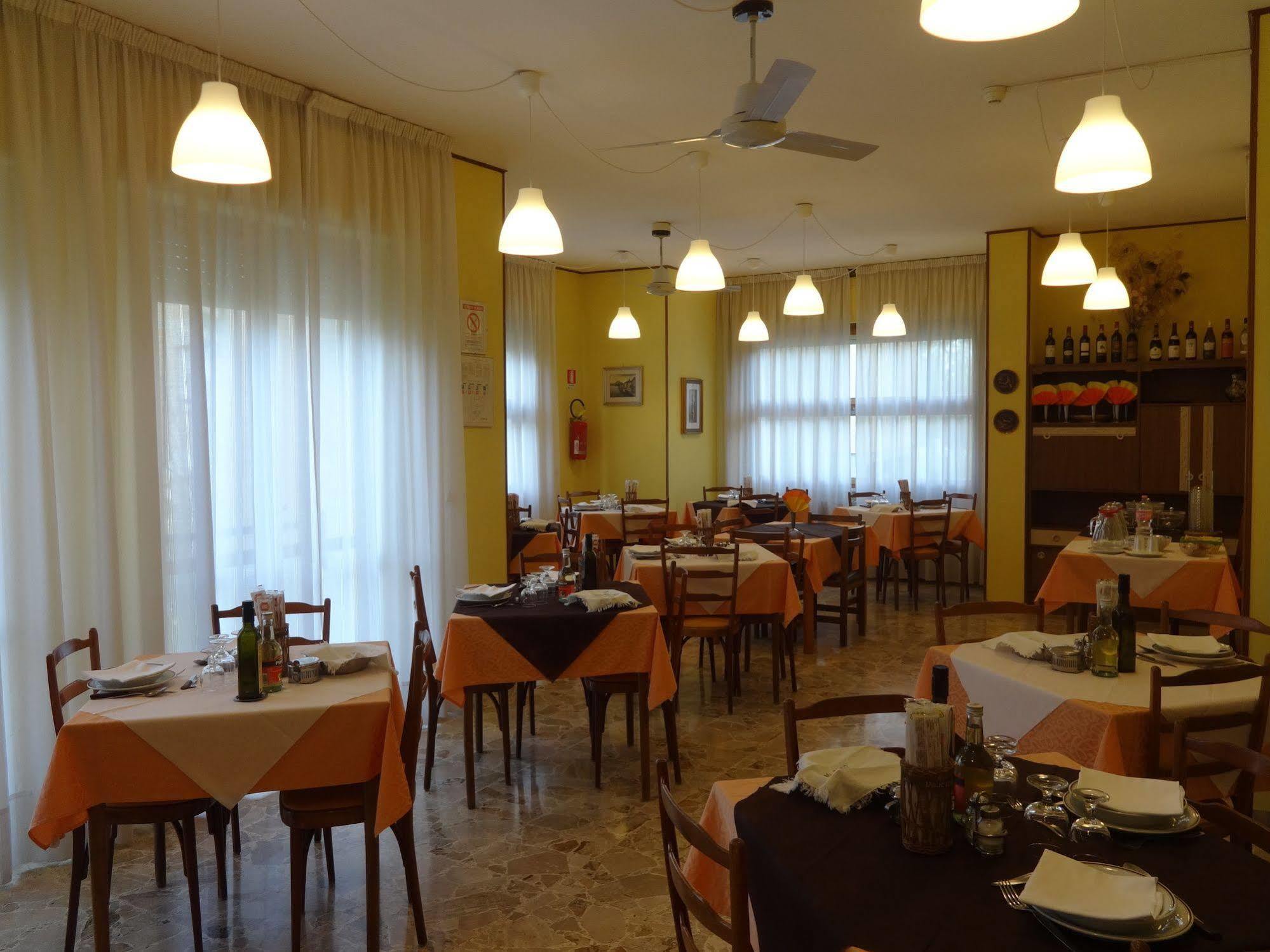 Saturno Hotel 3*