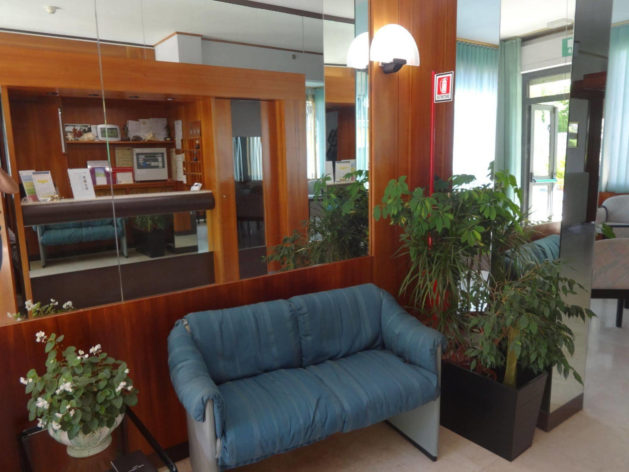 Saturno Hotel 3*